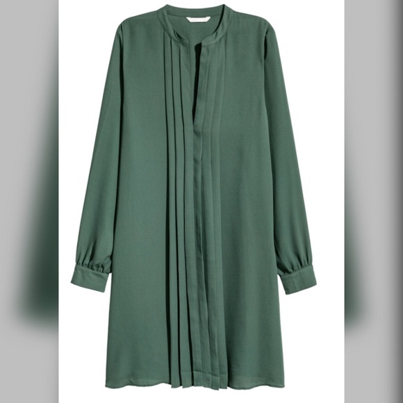 H&M Dresses & Skirts - H&M green swing dress